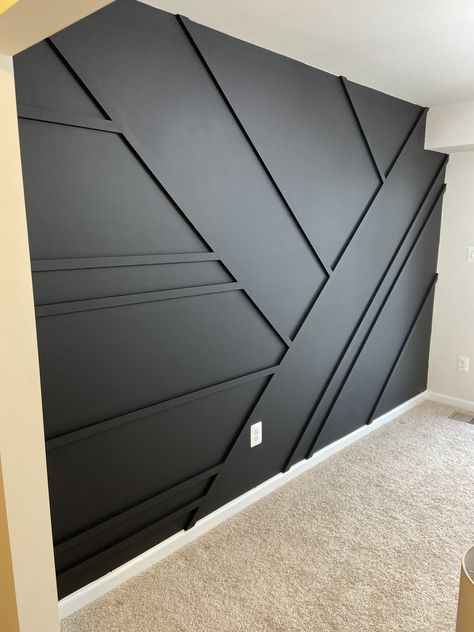 Black And Brown Accent Wall, Geometric Wall Wood, Black Geometric Wall, Tv Fal, Modern Fall Decor, Accent Wall Designs, Bedroom Wall Designs, Accent Walls In Living Room, Dekor Diy