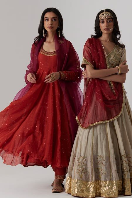 Buy Red Anarkali Mukaish Chanderi Embroidery Aari U Neck Mitali Set For Women by Rhua India Online at Aza Fashions. Red Anarkali, Ghaghra Choli, Saree Blouse Designs Latest, Designer Outfits, Blouse Designs Latest, Chaniya Choli, Drop Dead, Indian Designer Outfits, Designs For Dresses