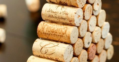 We had our annual wine pairing party and as a prize I made this miniature Christmas Tree out of wine corks. It was fairly simple. The only tedious part is gluin… Wine Pairing Party, Cork Christmas Tree, Wine Cork Christmas, Wine Cork Crafts Christmas, Wine Cork Christmas Tree, Cork Christmas, Cork Crafts Christmas, Cork Christmas Trees, Diy Cork