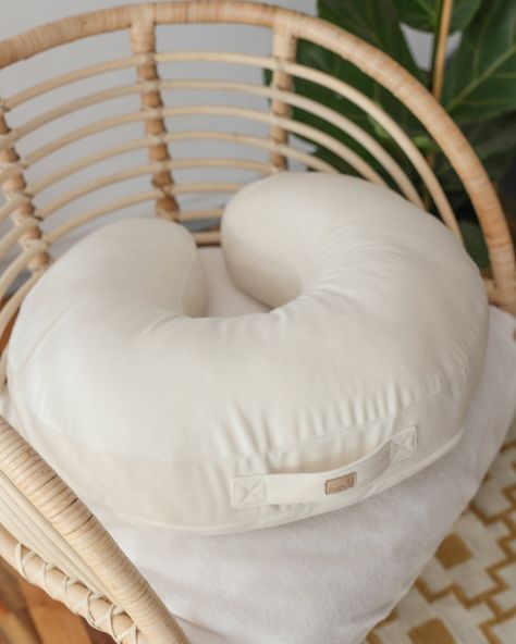 This Nursing item by BabylyStore has 234 favorites from Etsy shoppers. Ships from Poland. Listed on 24 Apr, 2023 Nursing Pillow Pattern, Diy Nursing Pillow, Baby Pillow, Baby Boppy Pillow, Baby Feeding Pillow, U Shaped Pillow, Breastfeeding Pillow, Newborn Needs, Feeding Pillow