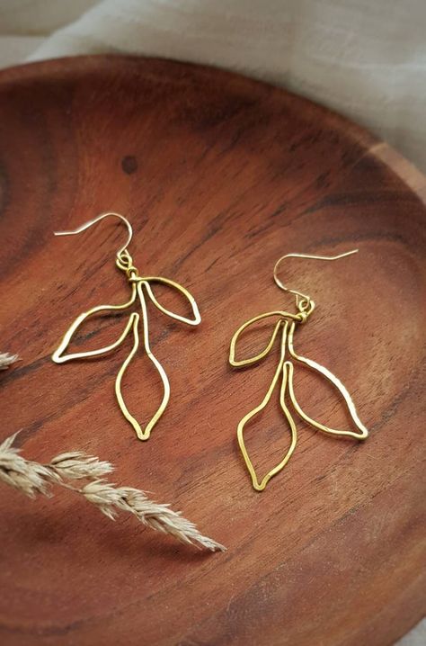 Brass Wire Earrings, Wire Leaf, Homemade Jewellery, Copper Accessories, Wire Craft, Leaves Earrings, Wire Wrapped Jewelry Diy, Branch Earrings, Jewelry Safe