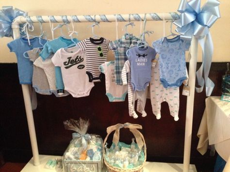 Baby Shower Clothes Rack Gift, Baby Shower Clothes Pin Game, Boy Presents, Baby Shower Clothesline, Shopping Vibes, Shower Clothes, Baby Shower Clothes, Miles Baby, Shower Baskets