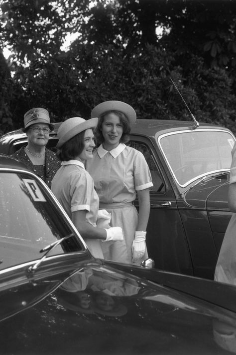 Royal Family 1960s, Benenden School, Prince George School, Princess Margaret Of Connaught, Princess Alice Duchess Of Gloucester, Royal Family History, Lady Ann, Timothy Laurence, Queen Elizabeth At Balmoral