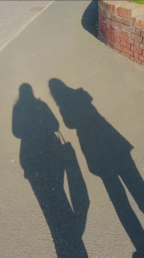 Faceless Pics With Friends, Best Friend Pictures Faceless, Faceless Bestie Pics, Faceless Friend Pics, Faceless Best Friends, Faceless Best Friends Aesthetic, Best Friend Pictures Aesthetic No Face, Bestie Faceless, Faceless Friends Aesthetic