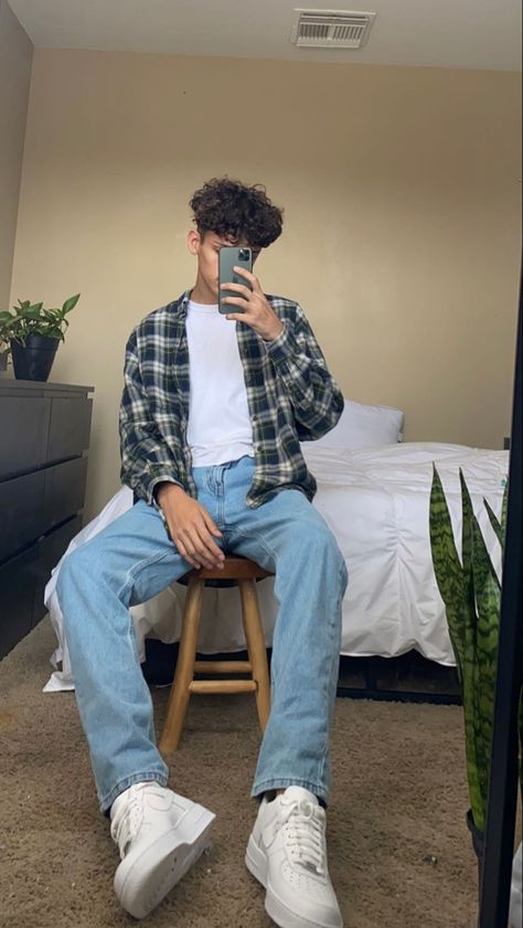 Mens Flannel Outfit, Flannel Outfits Men, Flannel Outfit, Outfit Shorts, Pants Outfit Men, Trendy Boy Outfits, Flannel Outfits, Mens Flannel, Instagram Pose