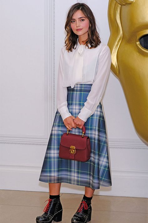 Jenna Coleman wears tartan Jenna Coleman Style, Petite Celebrities, Short Girl Fashion, Short Celebrities, Jenna Coleman, Fashion Fail, Girls Wardrobe, Petite Outfits, Petite Fashion