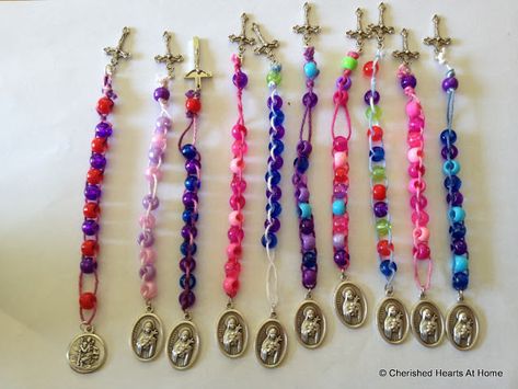 Sacrifice Beads, Stretch Beaded Bracelets Diy, Easter Sunday School, Protestant Prayer Beads, Chaplet Rosary, Lenten Season, Catholic Crafts, Home Making, Christmas Apartment