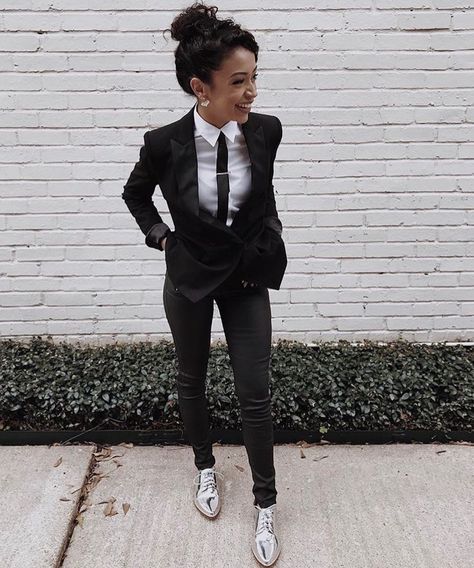 Liza Koshy Tomboy Prom Outfits, Prom Outfits For Tomboys, Androgynous Prom Outfits, Tomboy Prom, Tomboy Formal Outfits, Neon Prom Dresses, Suit Prom, Prom Outfit