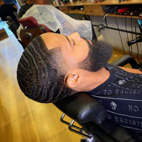 Trim Beard, 360 Hair, 360 Waves Hair, Types Of Fade Haircut, Waves Hairstyle Men, Black Men Beard Styles, Beard Fashion, Short Hair Twist Styles, Popular Mens Haircuts