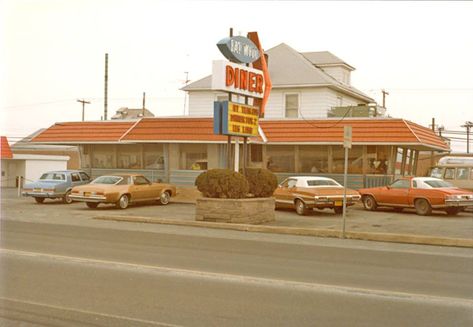 Eatwell Diner, 15th Ave & East Cumberland, Lebanon, PA.  Formerly the Panorama Diner.  Now a used car lot. Lebanon History, Old Lebanon, Lebanon Pennsylvania, Nyc Christmas, Car Lot, Back In The Day, Eating Well, Lebanon, Good Old