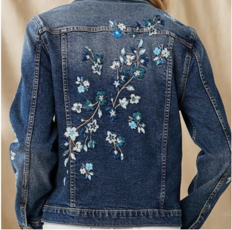 Beaded Denim Jacket Diy, Hand Embroidery On Jean Jacket, Embroider Jean Jacket Diy, Embroider Denim Jacket, Embroidery On Jean Jackets, Jean Jacket Painted Ideas, Painting Clothes Ideas, Jean Jacket Embroidery Ideas, Denim Jacket Embroidery Ideas