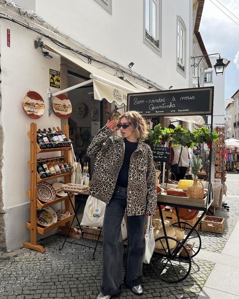 We’re still not over leopard print in this town 🐆 Jacket: @leftiesofficial Bag: @jjxx_official Shoes: @baredfootwear Sunnies: @firmoo_optical @firmoo_pt #inlefties #ootd #springfashion #springlooks #outfitinspo #outfitoftheday #outfitideas #springootd #portuguesegirls #mixandmatch #baredfootwear Leopard Print Jacket Outfit, Leopard Jacket Outfit, Print Jacket Outfit, Official Shoes, Ootd Spring, Leopard Jacket, Leopard Print Jacket, Girly Accessories, Spring Looks