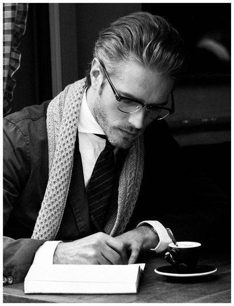 Sophisticated ... I especially love the scarf Mens Fashion Smart, The Perfect Guy, Sharp Dressed Man, Mans World, Hair Photo, Gentleman Style, Poses For Men, Perfect Man, Stylish Men