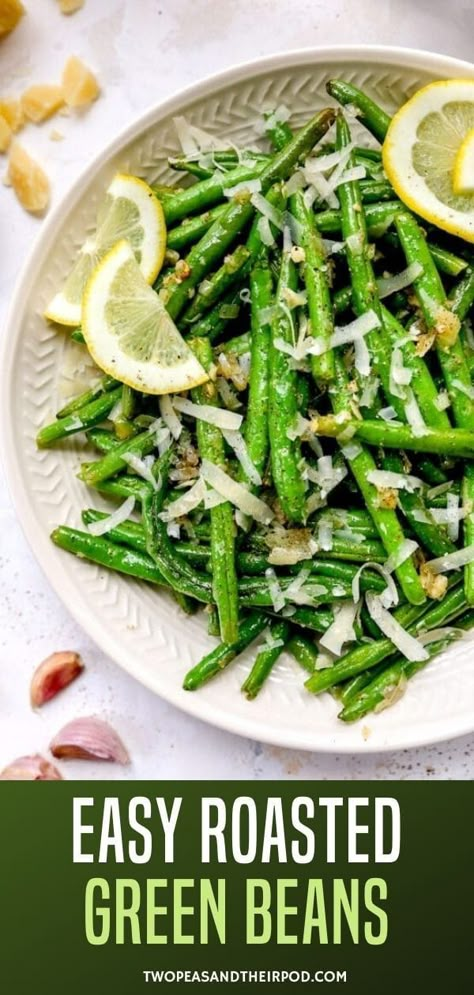 Ready for a quick, easy, and delicious vegetable side dish? Enter Roasted Green Beans! Roasting helps to keep the delicious green bean crunch, and garlic and lemon add bright, zesty flavor to this side dish! Green Beans Easy, Green Beans With Garlic, Thanksgiving Recipes Side Dishes Easy, Easy Thanksgiving Dinner, Delicious Green Beans, Easter Green, Thanksgiving Side Dishes Easy, Hp Sauce, Roasted Green Beans