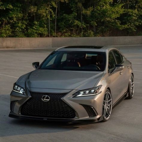 Lexus Es 300h, Cars Lexus, Dream Cars Lexus, Forest Resort, Luxury Car Photos, Bmw Black, Lexus Gs, Lexus Is250, Lexus Es