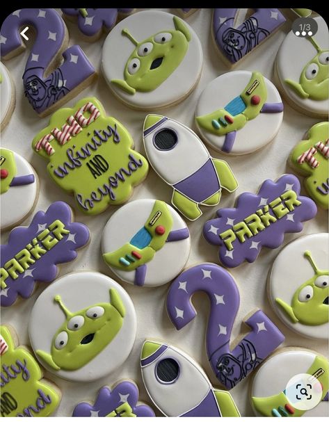 Pizza Planet Cookies, Buzz Light Year Cookies Decorated, Buzz Light Year Cake Pops, Buzz Lightyear Cake Pops, Buzz Lightyear Treats, Buzz Lightyear Cookies Decorated, Buz Light Year Birthday Ideas, Two Infinity And Beyond Birthday Cookies, Buzz Light Year Cookies