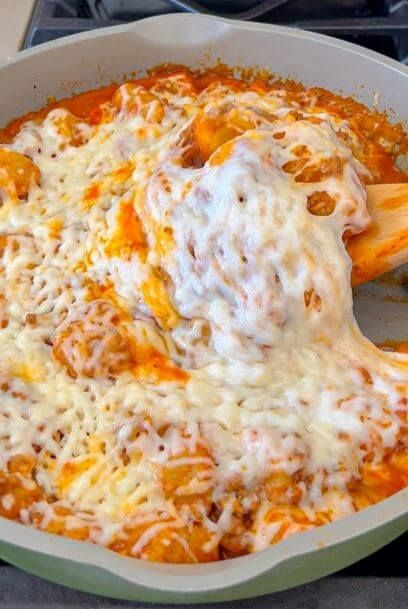 Skillet Gnocchi Lasagna, Healthy Skillet, Healthy Lasagna, Cheese Spaghetti, Dinner This Week, Spaghetti Sauce, Skillet, Ww Recipes, Sweet Onion