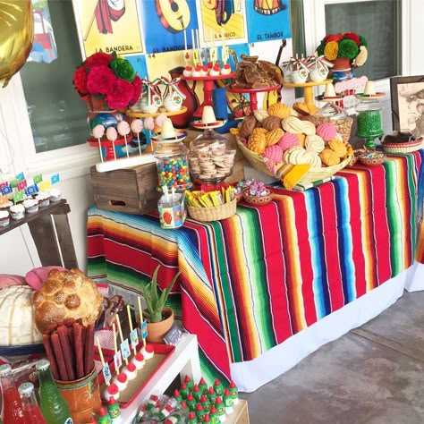 Mexican 18th Birthday Party Ideas, Conchas Dessert Table, Fiesta Party Dessert Table, Pan Dulce Table Ideas, Fiesta Theme Party Dessert Tables, Fiesta Desert Table, Mexican Fiesta Dessert Table, Pan Dulce Party, Mexican Party Dessert Table