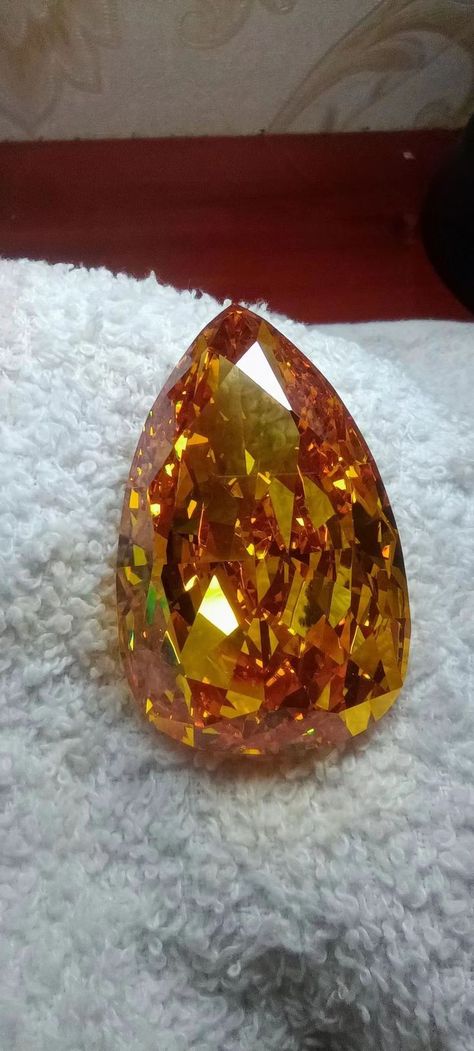 Golden Canary Diamond
Golden Canary Diamond Replica
Incomparable diamond recut
Famous diamond replicas
Historical diamond cubic zirconia Canary Diamond, Brownish Yellow, Diamond Mines, Flawless Diamond, Gem Diamonds, Rough Diamond, Deep Colors, Cz Stone, The Golden