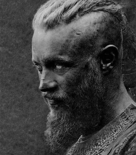 Ragnar Ragnar Lothbrok Black And White, Ragnar Lothbrok Portrait, Ragnar Lothbrok Drawing, Viking Portrait, Ragnar Vikings, Viking Warrior Tattoos, Viking Wallpaper, Ragnar Lothbrok Vikings, King Ragnar