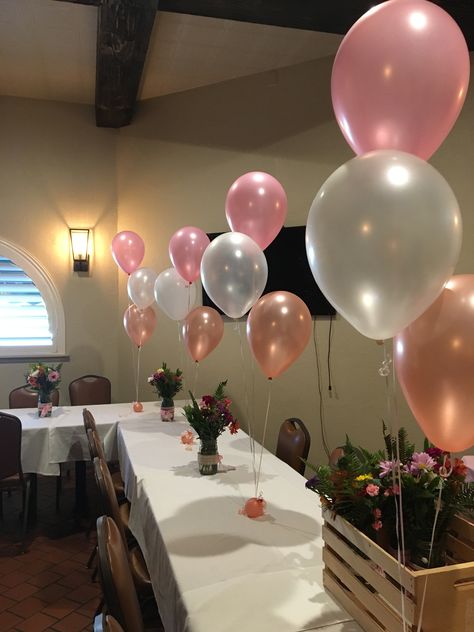 Balloon Bouquet Table Centerpiece, Table Ballons Decoration, 3 Balloon Bouquet, Balloon Centerpieces Birthday, Ballon Centerpieces Simple, Small Balloon Bouquet, Small Balloon Centerpieces, Fundraiser Centerpieces, Balloon Centrepiece