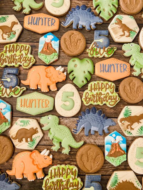 Dinosaur Party Dessert Table, Dinosaur Party Cookies, Dino Cookie Cake, Dinosaur Cookies Decorated, Dinosaur Birthday Cookies, Taco Cookies, Dinosaur Sugar Cookies, Dinosaur Birthday Party Food, 4de Verjaardag