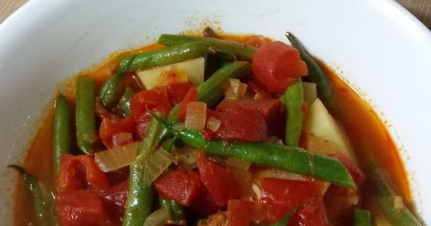 Portuguese Chicken, Spicy Salt, Green Beans Recipe, String Beans, Green Beans And Potatoes, String Bean, Momma Bear, Beans Recipe, Fresh Green Beans