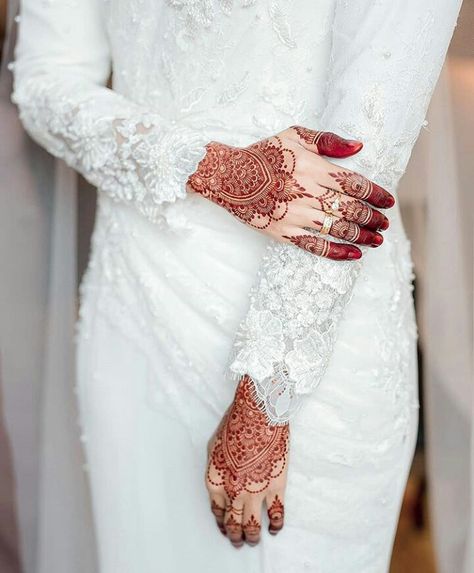 Henna Merah Pengantin, Inai Nikah, Henna Simpel, Inai Design, Nikah Poses, Henna Nikah, Khatam Quran, Kasut Pengantin, Hands Pretty