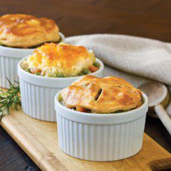 Individual Turkey Pot Pies Mini Turkey Pot Pies, Turkey Pot Pies, Ham Pot Pie, Turkey Pot Pie Recipe, Turkey Pot, Turkey Pot Pie, Pie Shop, Pot Pies Recipes, Pot Pies