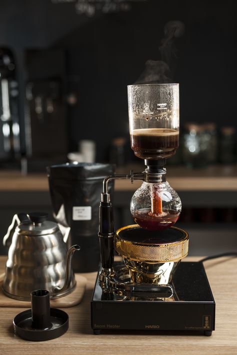 Syphon, lab-inspired coffee. Always choose light rosted beans. Coffee Syphon, Syphon Coffee Maker, Syphon Coffee, Japanese Coffee, Siphon Coffee, Dream Cafe, Brewing Coffee, Coffee Lab, Coffee Supplies