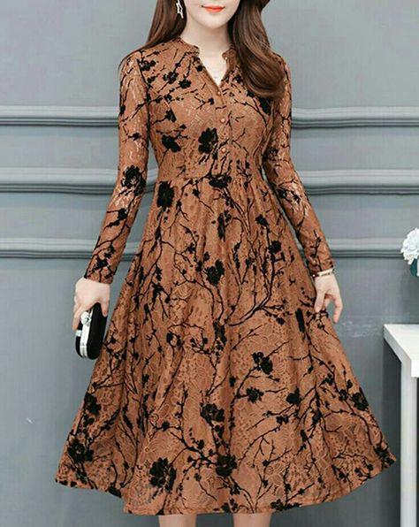 Daytime Glam, Floral Frocks, Casual Frocks, Frock Patterns, Designer Kurti Patterns, Frock For Women, Frock Dress, Long Dress Design, Kurti Designs Party Wear