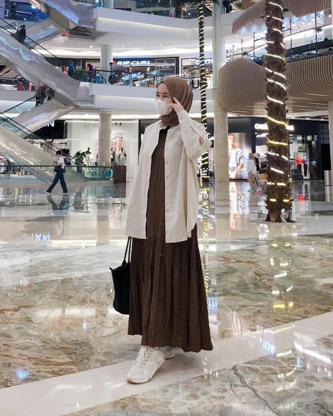 Outer Outfit, Korean Style Hijab, Linen Style Fashion, Outfit Hijab Casual, Muslim Fashion Hijab Outfits, Muslim Outfits Casual, Hijab Style Casual, Hijabi Fashion Casual, Mode Abaya