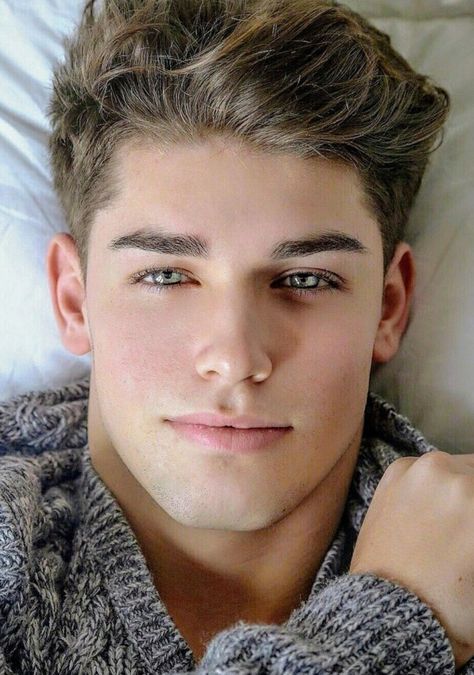 Male Model Face, Bedroom Eyes, Athletic Men, Man Photo, Men Boys, Male Face, Good Looking Men, Instagram Foto, A Man