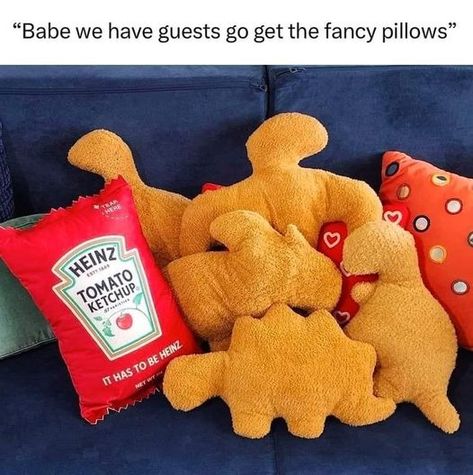 Fancy Pillows, Cute Bedroom Decor, Very Funny Pictures, Cute Stuffed Animals, Cute Room Decor, Oui Oui, 영감을 주는 캐릭터, Really Funny Pictures, Studio Ghibli