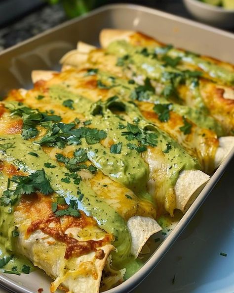 Chicken And Avocado Enchiladas, Avocado Enchiladas, Seafood Enchiladas, Chicken And Avocado, Cheesy Enchiladas, Creamy Avocado Sauce, Mexican Night, Avocado Sauce, Supper Ideas