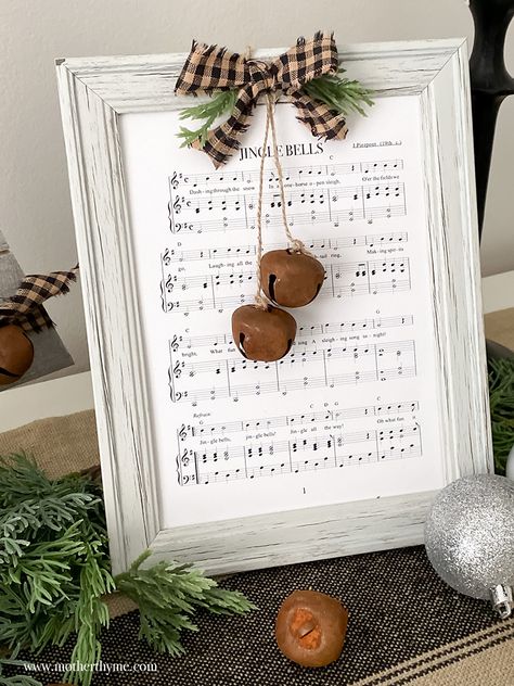 Easy Home Decor Ideas Diy, Best Christmas Crafts, Christmas Crafts With Sheet Music, Vintage Diy Crafts, Music Sheet Crafts, Mini Frames Ideas, Small Crafts To Sell, Crafts With Books, Mother Thyme Crafts