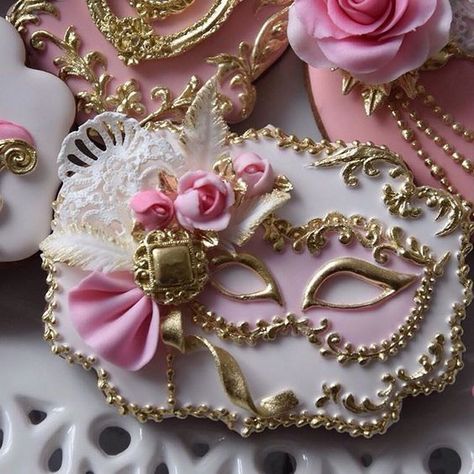 Masquerade Cakes, Elegant Cookies, Decorative Cookies, Fashion Girly, Pretty Cookies, Fancy Cookies, Creative Cookies, Beautiful Cookies, Cookie Inspiration