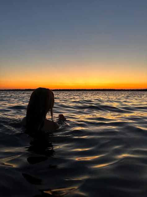 July Vision Board Pictures, Swimming In The Ocean Aesthetic, Swimming Ocean Aesthetic, Girl In Sunset, Ocean Swim, Sunset Swimming Aesthetic, Watch The Sunset, Ocean Swimming Aesthetic, Swimming Asthetic Picture