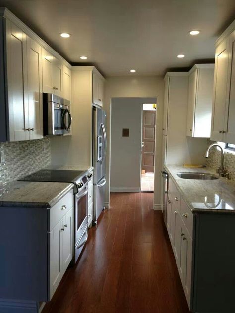 Small kitchen remodel @Kendra Henseler Pollard exact layout of our kitchens…. Small Galley Kitchen Designs, Galley Kitchen Remodel Ideas, Small Galley Kitchen, Galley Kitchen Design, Galley Kitchen Remodel, Kabinet Dapur, Kitchen Designs Layout, New Kitchen Cabinets, Galley Kitchen