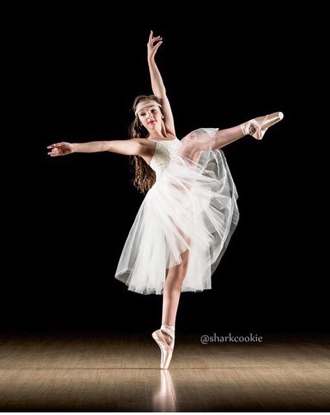 Maddie Mackenzie, Dance Moms Kendall, Abby Lee Dance Company, Kendall K Vertes, Dancing Photos, Dance Moms Cast, Abby Lee Miller, Dance Mums, Kendall Vertes