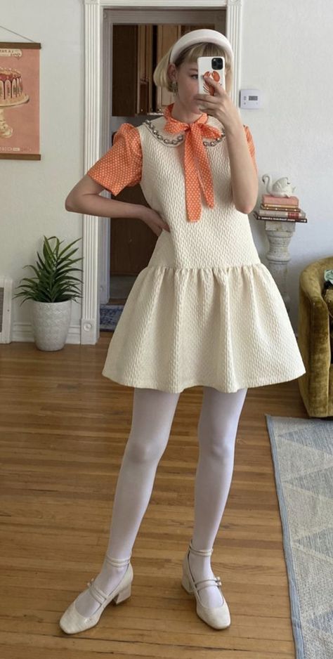 Pastel Preppy Outfit, 70s British Fashion, Vintage Pastel Outfits, Quirky Fashion Aesthetic, Doll Aesthetic Outfits, Quirky Fashion Vintage, White Tights, Quirky Fashion, Fashion Aesthetics