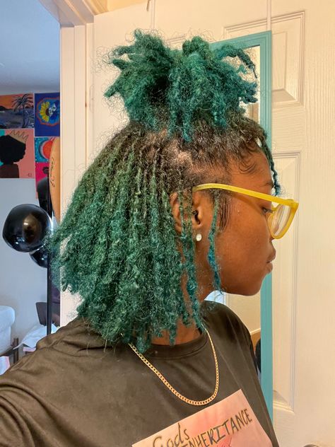 Color Tips On Locs, Locs Hairstyles For Women With Color, Teenage Stage Locs, Natural Locs With Color, Small Locs For Black Women, Cute Loc Colors, Locs Hairstyles For Women Color, Loc Color Ideas Black Women Ombre, Locs With Color Black Women