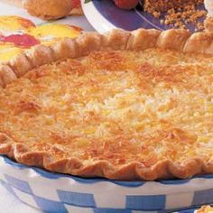 coconut pineapple pie. I hope this is the same as Mizz Julias... sure wish she'd just give me the recipe. Pineapple Pie, Coconut Pie, Pineapple Recipes, Coconut Custard, Custard Pie, Favorite Pie, Pie Tart, Pineapple Coconut, Delicious Pies