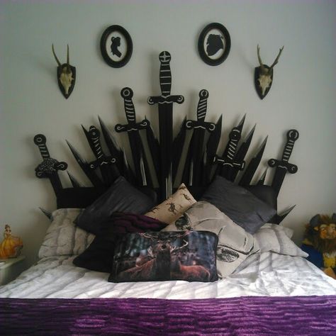 Game of thrones inspired headboard designed and painted by my dad. Midevil Home Decor Ideas, Game Of Thrones Decor Interior Design, Diy Goth Headboard Ideas, Game Of Thrones Bathroom, Game Of Thrones Bedroom Aesthetic, Diy Goth Headboard, Game Of Thrones Room Ideas, Game Of Thrones Bedroom Ideas, Game Of Thrones Room Decor