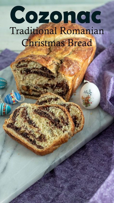 Christmas Bread Recipes, Easter Bread Recipe, Holiday Recipes Thanksgiving, Christmas Bread, Easter Bread, Sweet Dough, Romanian Food, Holiday Recipes Christmas, Sweet Bread