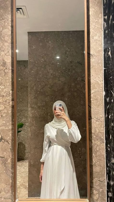 Eid Outfit Ideas, Eid Outfit, Muslim Fashion Hijab Outfits, Desi Fashion Casual, Hijabi Aesthetic, Muslim Women Hijab, Muslim Fashion Hijab, Muslim Fashion Outfits, Hijabi Girl