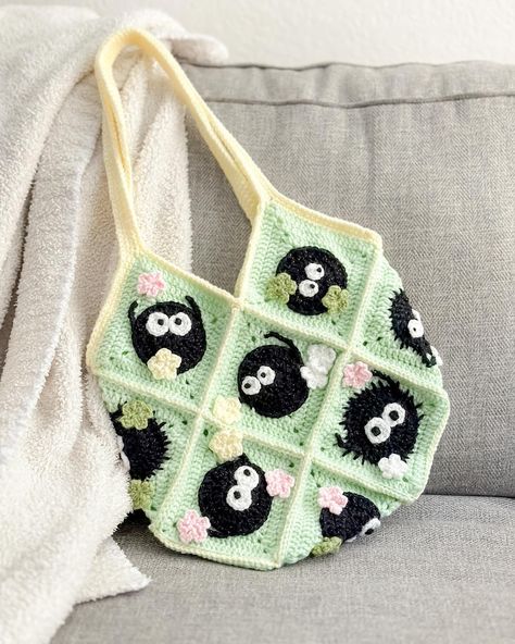 Let’s keep the momentum going! ❤️ The love for this candy sprites tote is incredible and continuing to grow. It’s all thanks to you, my wonderful customers, that I get to create various styles and colors. Big thanks to all my crochet pals who’ve purchased and are trying out the pattern themselves! 🥹 Now, I’m dreaming of making a yellow with pink contrast or a deep green with mint contrast for a magical forest vibe! 💚💚💚 💚Commissions are still open (ship worldwide) from US 🤍 Pattern is availa... Pink And Green Crochet Bag, Disney Crochet Bag, One Color Crochet, Green Crochet Projects, Big Crochet Projects, Green Crochet Bag, Crochet Tote Bag Pattern, Crochet Green, Mochila Crochet