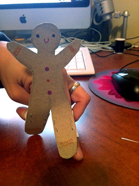 Gingerbread man - finger puppet (made this with the kid, and she thought it was funny) Shrek Crafts For Kids, Shrek Crafts, Swamp Art, Camp Crafts, Puppet Making, Art Camp, Finger Puppet, Camping Crafts, Finger Puppets