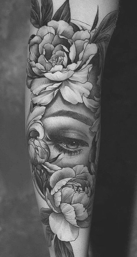 Self Reflection Tattoo Ideas, Medusa Arm Sleeve, Woman Bicep Tattoo, Arm Portrait Tattoo, Tattoo Manga Mujer, Woman Full Sleeve Tattoo, Break Up Tattoos, Top Of Arm Tattoos For Women, Floral Head Tattoo