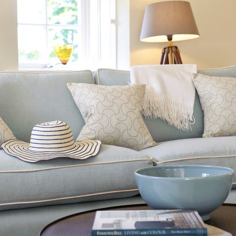 Duck Egg Blue Living Room Color Combos, Duck Egg Blue Sofa, Magnolia Living Room, Duck Egg Colour, Sofa Uk, Decor Salon, Living Room Decorating Ideas, Blue Couches, Color Decor